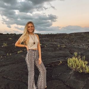 Meet your Posher, Cassandra